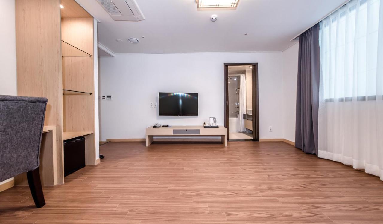 Hotel Shalom Чеджудо Экстерьер фото